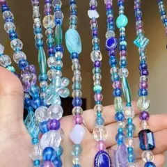 キティ レトロ　ビーズカーテン ミニ　吸盤付　37✖︎35 かなり希少　未使用品 キティ レトロ ビーズカーテン ミニ 吸盤付 37✖︎35 かなり希少