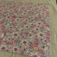 13 ピンク花柄綿生地　25✖️25