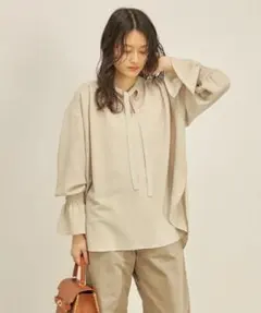 ブラウス ベージュ