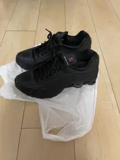 NIKE SHOX R4ブラックのサムネイル