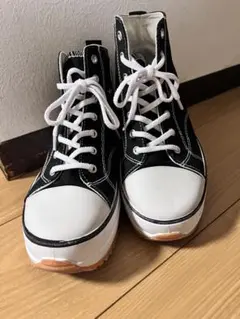 コンバース厚底ハイカットスニーカー