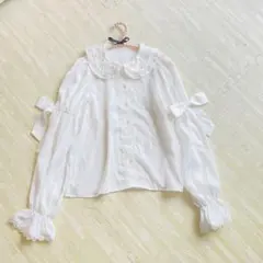 【極美品】Chalmiere リボン ラメハートボタン ブラウスのサムネイル
