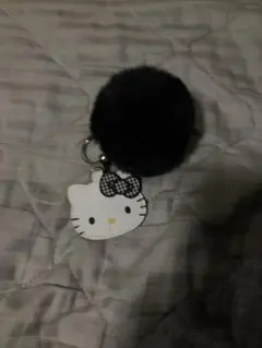 ハローキティ ふわふわファーチャームBOOK 千鳥格子リボン