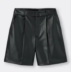 即日発送！GU 美品！フェイクレザーショートパンツ Mサイズ