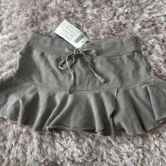 新品未使用タグ付きBrandy Melville ミニスカート グレー ボトムのサムネイル