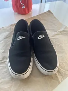 Nike ブラック スリッポン