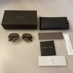 BOTTEGA VENETA アビエーター サングラスのサムネイル