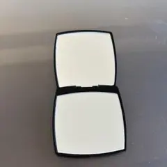 CHANEL ブラックミラー