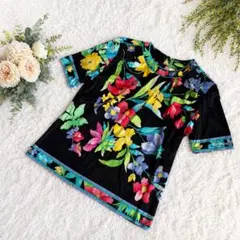 極美品✨LEONARD レオナール トップス カットソー 半袖 花トリム M 極美品✨レオナール トップス カットソー 半袖 ビッグロゴ 花柄 黒 LL