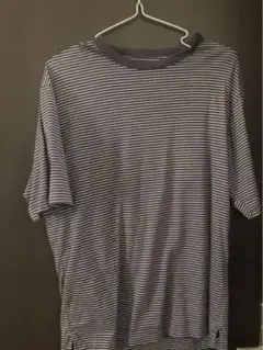 ネイビーとホワイトのストライプTシャツ