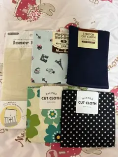 新品生地 カットクロス4枚まとめ売り　インナーポーキット　セリア