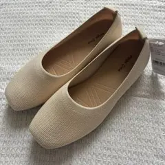 新品 page One ニットフラットシューズ S ベージュのサムネイル