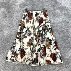 ⭐︎アールピーエス【M】白 ボタニカル柄 セミ丈フレアスカート ウエストゴム