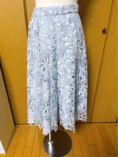 Rirandture配色レースフレアスカート　ライトブルー刺繍カットワークロング