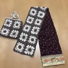 ハンドメイド 花柄モチーフのマフラーのサムネイル