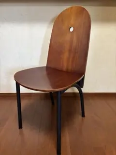 ブラウン木製ダイニングチェア