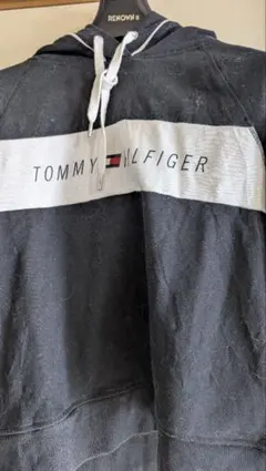 TOMMY HILFIGER　 フード付きパーカー　サイズM