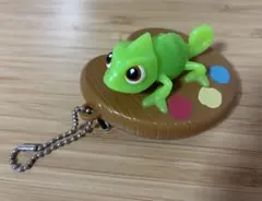 ディズニー　ファンタジースプリングス　ラプンツェル　パスカル　光るおもちゃ