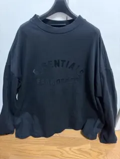 ESSENTIALS ブラック トレーナー M