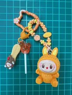 【ハンドメイド】キーホルダー　収納ケース付きおまけ付きオレンジ系