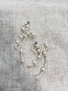 アクリルリボンパールピアス