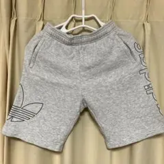 adidas グレー スウェット ショートパンツ