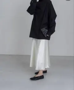 digne satin flare skirt ・ディニュサテンフレアスカートのサムネイル