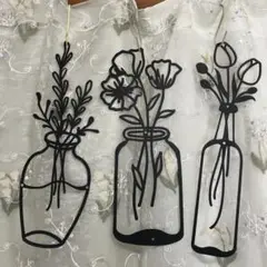 ★金属製　ウォールデコレーション　花瓶と花の壁飾り　ブラック　3個セット