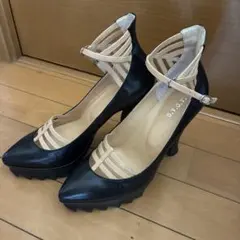 G.V.G.V. ストラップ パンプス バイカラーのサムネイル