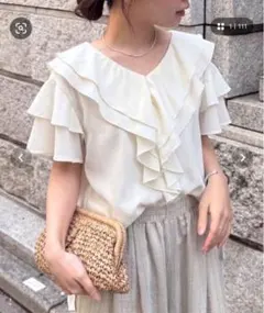 ビッグカラーフリルハーフスリーブブラウス　夏　レディース　トップス　美品　半袖のサムネイル