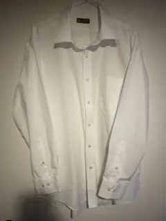 ホワイト 長袖シャツ 胸ポケット付き