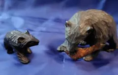 木製クマの彫刻 置物