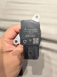 DENSO　デリカd5 エアフロセンサーのサムネイル