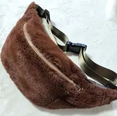 ブラウンファー ボディバッグ