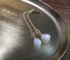 734 天然石 しずく ラビットジェード アメリカンチェーンピアス