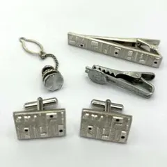 シルバーカラー　カフス　ネクタイピン　4点セット
