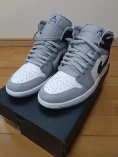 NIKE AIR JORDAN 1 MID グレー/ネイビー