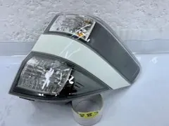 HONDAフィットGE8後期テールレンズ右　33500-TF0-J61 HONDAフィットGE8後期テールレンズ右 33500-TF0-J61 - メルカリ