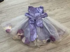 紫の花びら装飾ベビードレス