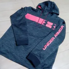 P）アンダーアーマー　パーカー