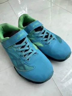 asics 青と緑のスニーカー　23cm
