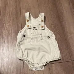 クリーム色オーバーオールロンパース