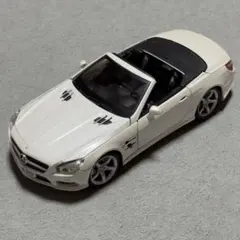 Maisto Mercedes-Benz SL 500 Convertibleのサムネイル