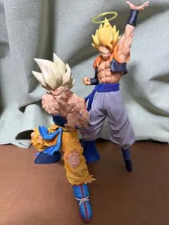 ドラゴンボール ゴジータ フィギュア 3つの交換可能なヘッド付き ドラゴンボール ゴジータ フィギュア 3つの交換可能なヘッド付き