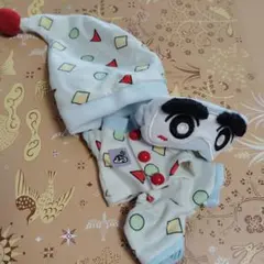 ラブブ　クレヨンしんちゃんパジャマ服4点セット