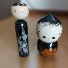 こけし人形セット 黒とオレンジの花模様