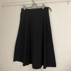 【UNIQLO】黒 フレアスカート ひざ丈