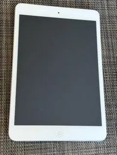 タブレット iPad - iPad mini MD531J/A wifi 16GB silver Apple iPad mini Wi-Fiモデル 16GB MD531J/A [ホワイト&シルバー