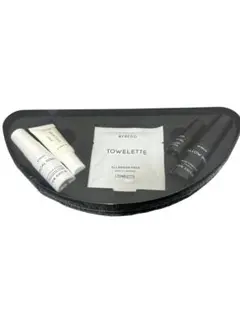 エミレーツ航空　ファーストクラス　アメニティ　スキンケアセット