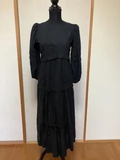 ZARA ザラ　フラワー刺繍　長袖コットンワンピース　黒　EUR S